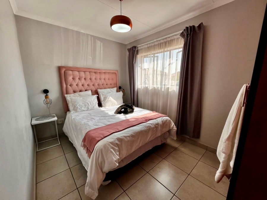 To Let 2 Bedroom Property for Rent in Waterval East North West